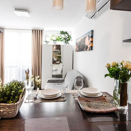 Alma Apartments Grzybowska 바르샤바 외부 사진